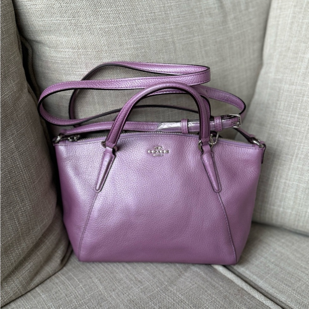 COACH MINI KELSEY SATCHEL IN METALLIC LILAC PEBBLE LEATHER